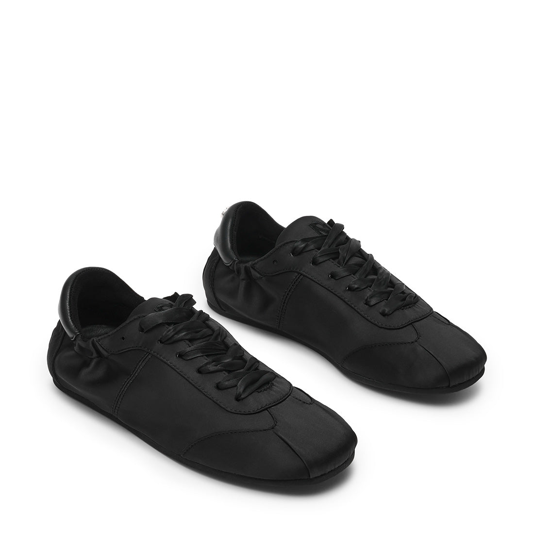 Artiste Sneaker BLK SATIN
